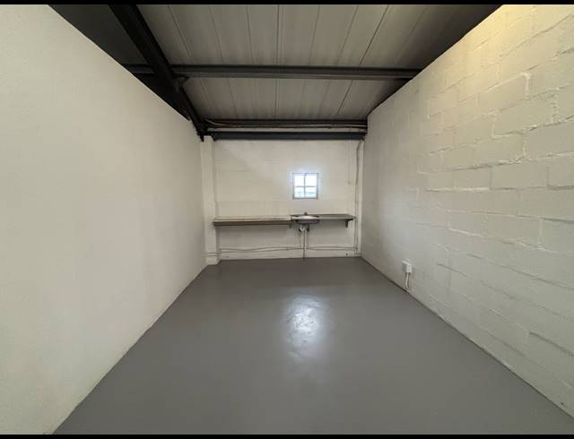 420M² WAREHOUSE TO LET IN EPPING INDUSTRIAL